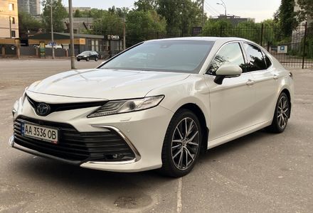 Продам Toyota Camry Premium  2021 года в Киеве