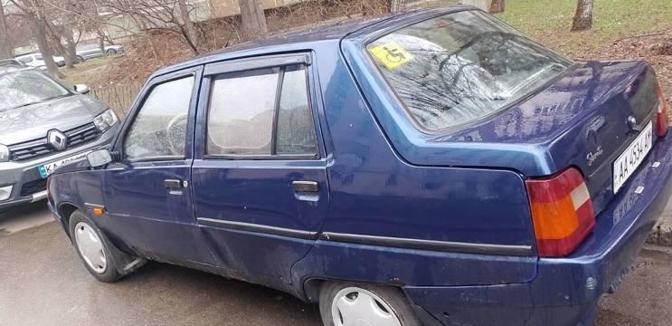 Продам ЗАЗ 1103 Славута Lux 2004 года в Киеве