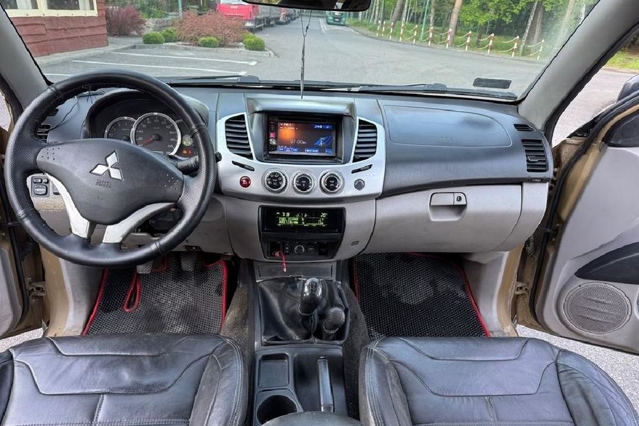 Продам Mitsubishi L 200 2011 года в Ивано-Франковске