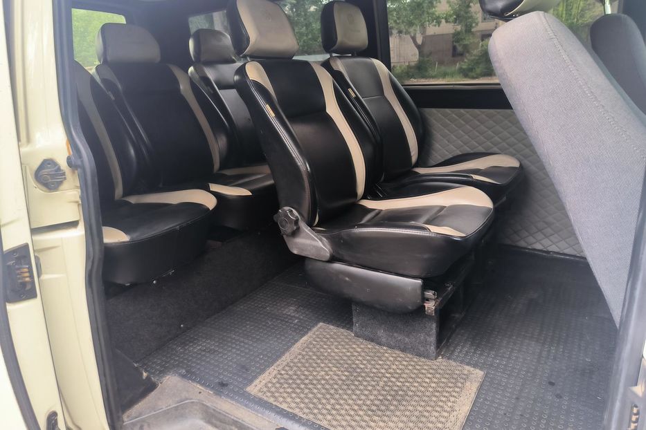 Продам Volkswagen T5 (Transporter) пасс. Лонг база  2005 года в Николаеве