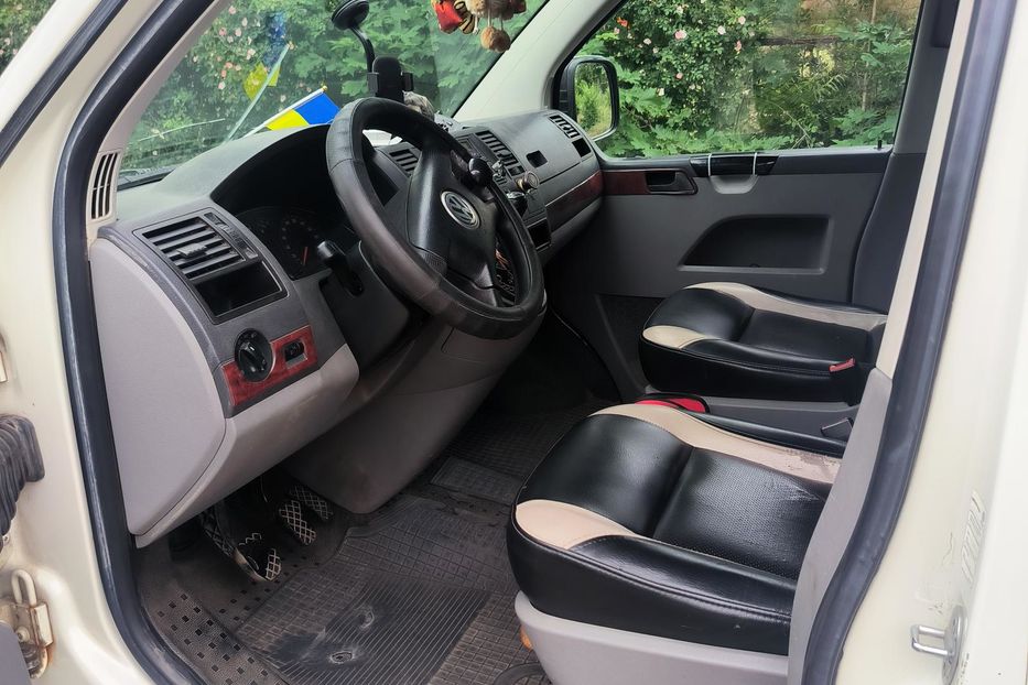 Продам Volkswagen T5 (Transporter) пасс. Лонг база  2005 года в Николаеве