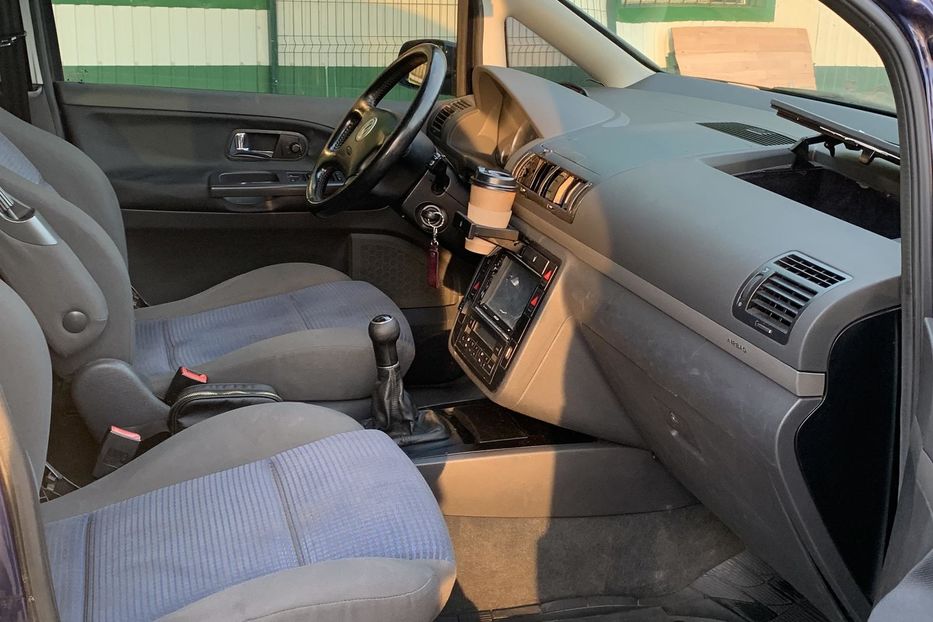 Продам Volkswagen Sharan 2003 года в Киеве