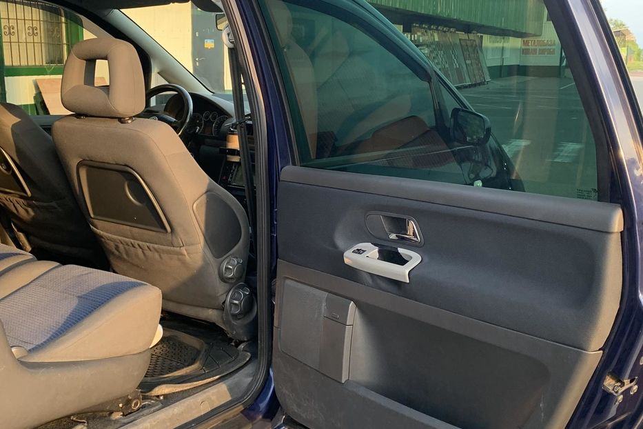 Продам Volkswagen Sharan 2003 года в Киеве