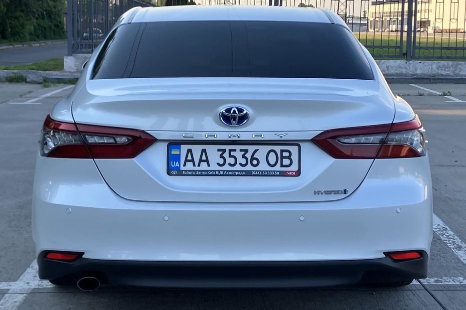Продам Toyota Camry Premium  2021 года в Киеве