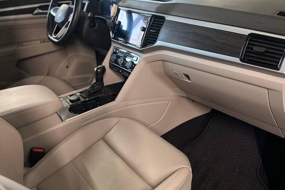 Продам Volkswagen Atlas SE R-Line 2022 года в Киеве