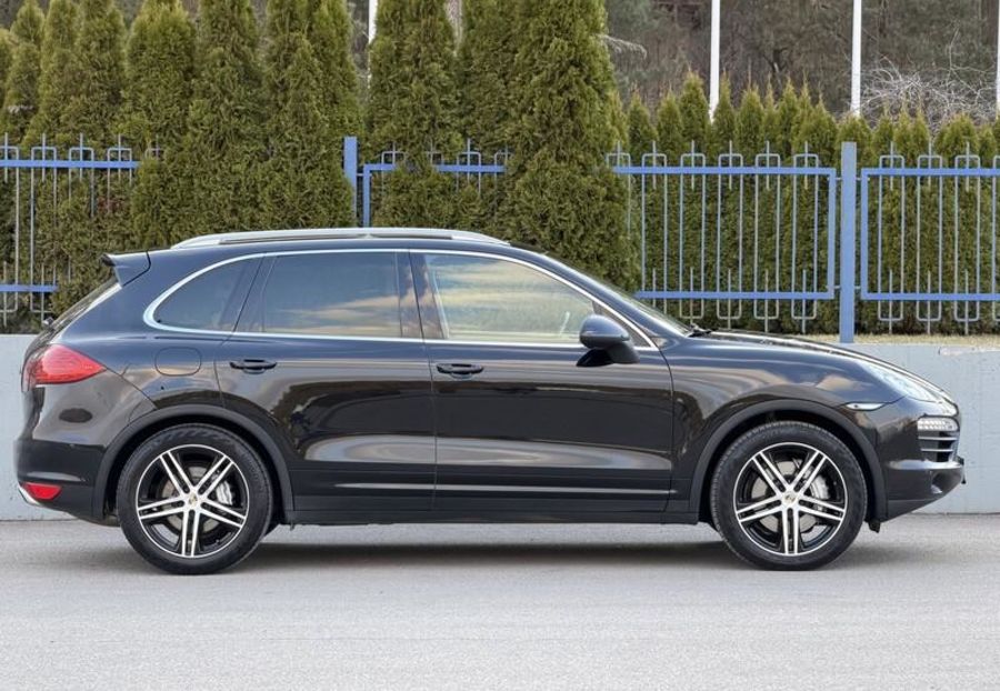 Продам Porsche Cayenne 2012 года в Киеве