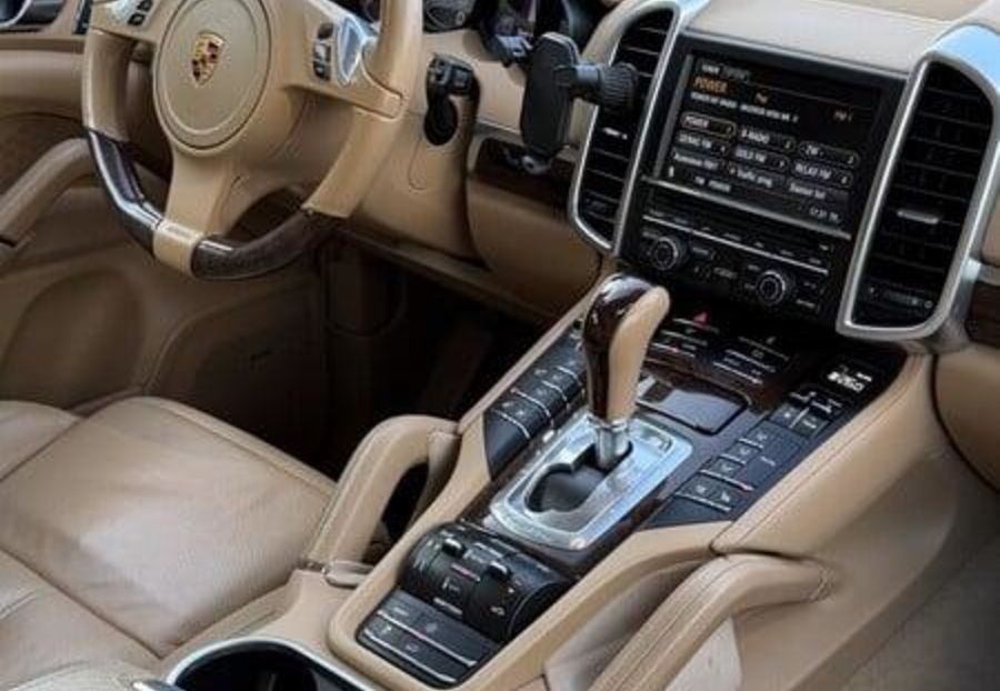Продам Porsche Cayenne 2012 года в Киеве