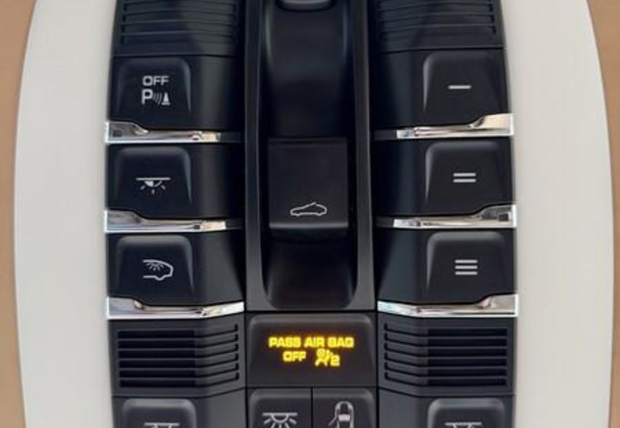 Продам Porsche Cayenne 2012 года в Киеве