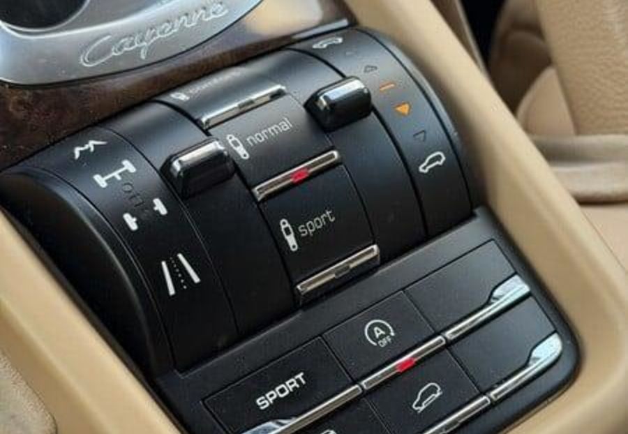 Продам Porsche Cayenne 2012 года в Киеве
