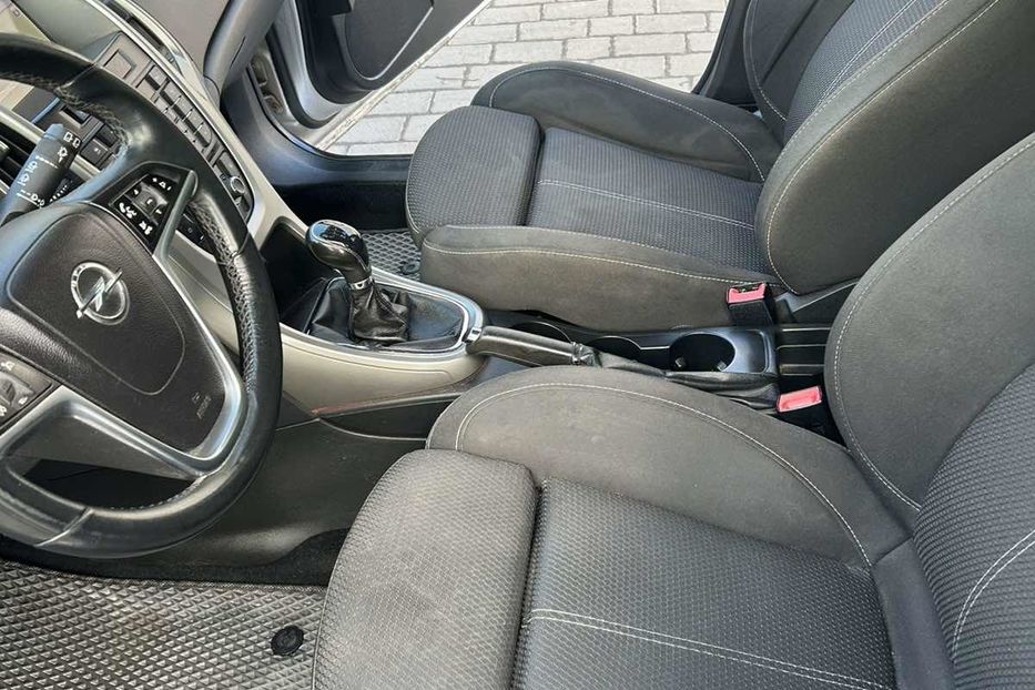 Продам Opel Astra J 2011 года в Львове