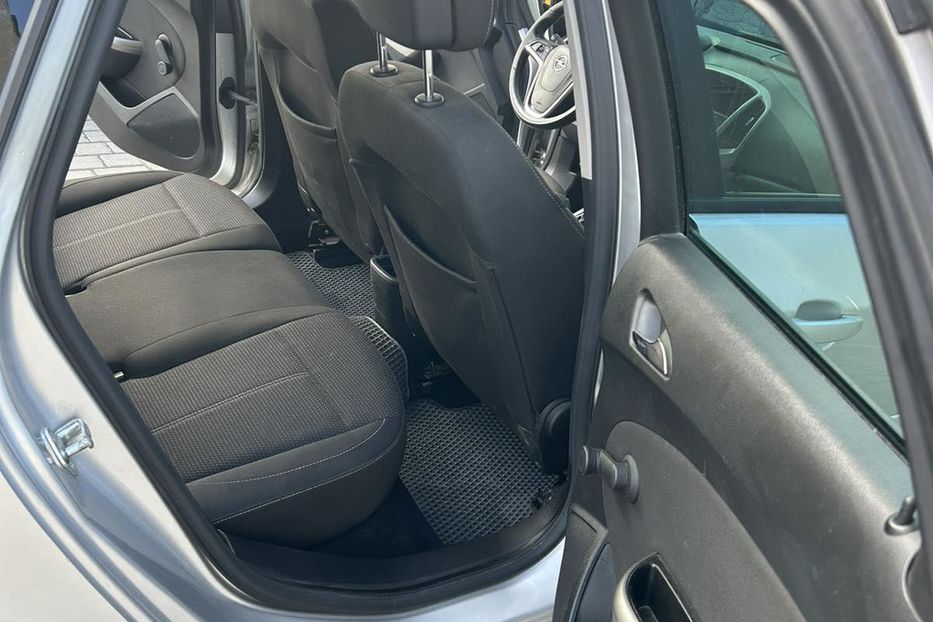 Продам Opel Astra J 2011 года в Львове