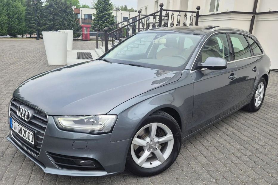 Продам Audi A4 2012 года в Днепре