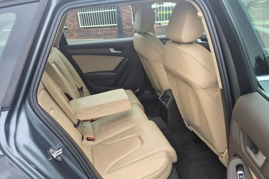 Продам Audi A4 2012 года в Днепре