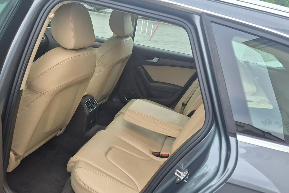 Продам Audi A4 2012 года в Днепре