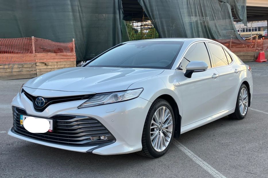 Продам Toyota Camry Premium  2020 года в Киеве
