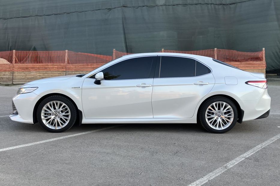 Продам Toyota Camry Premium  2020 года в Киеве