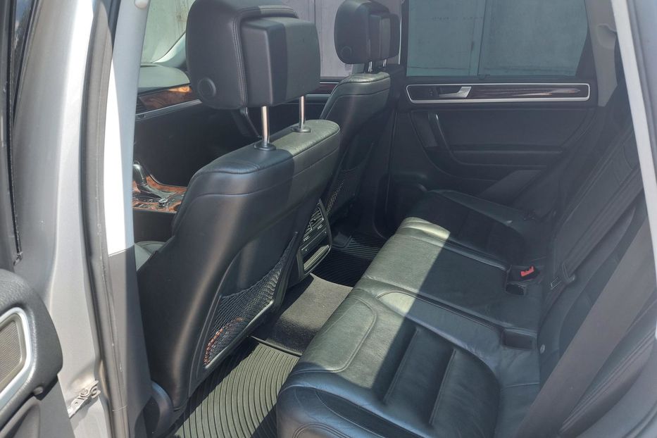 Продам Volkswagen Touareg Гибрид 2011 года в Киеве