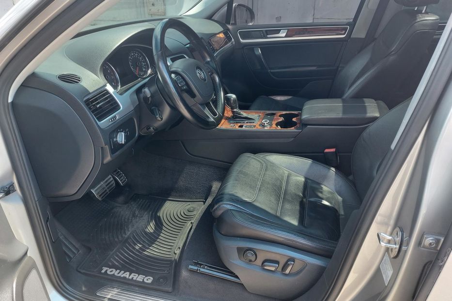 Продам Volkswagen Touareg Гибрид 2011 года в Киеве