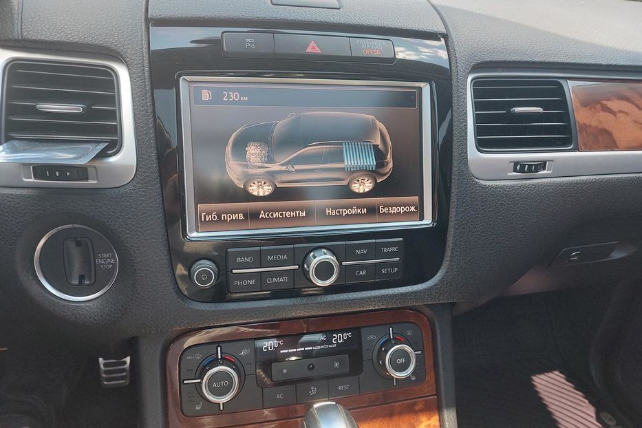 Продам Volkswagen Touareg Гибрид 2011 года в Киеве