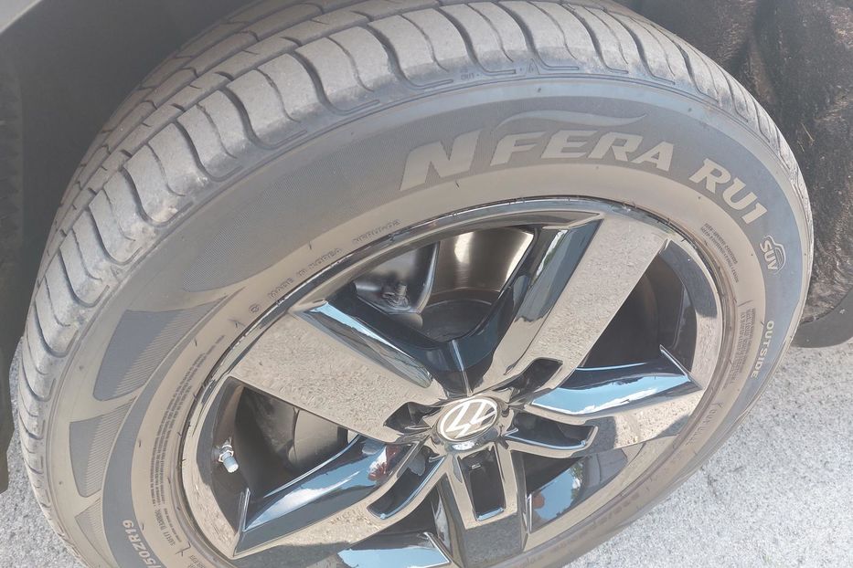 Продам Volkswagen Touareg Гибрид 2011 года в Киеве