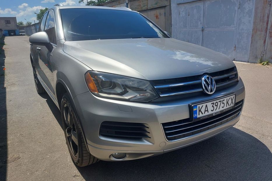 Продам Volkswagen Touareg Гибрид 2011 года в Киеве