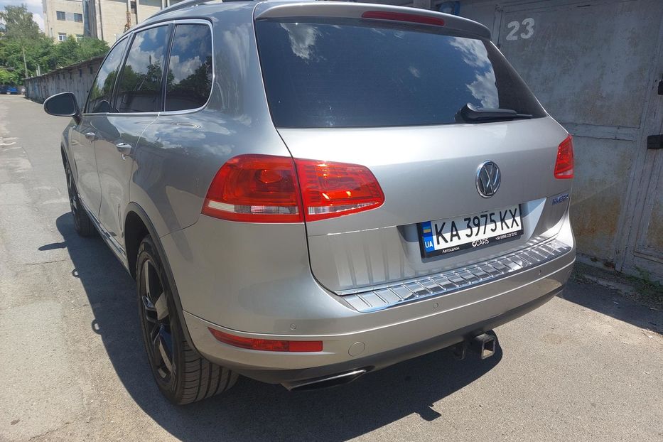 Продам Volkswagen Touareg Гибрид 2011 года в Киеве