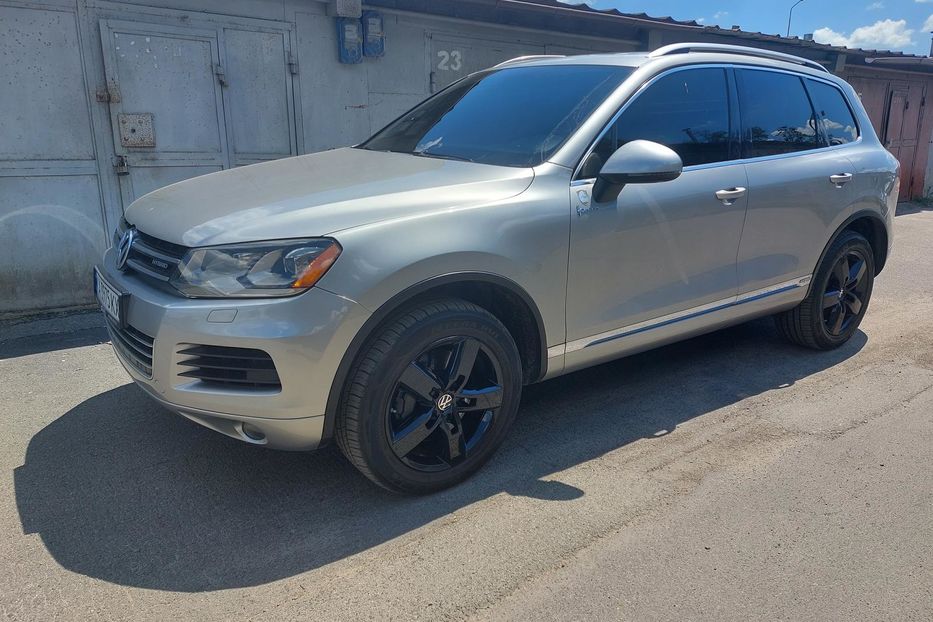 Продам Volkswagen Touareg Гибрид 2011 года в Киеве