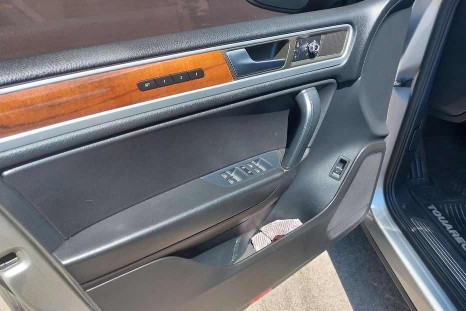 Продам Volkswagen Touareg Гибрид 2011 года в Киеве