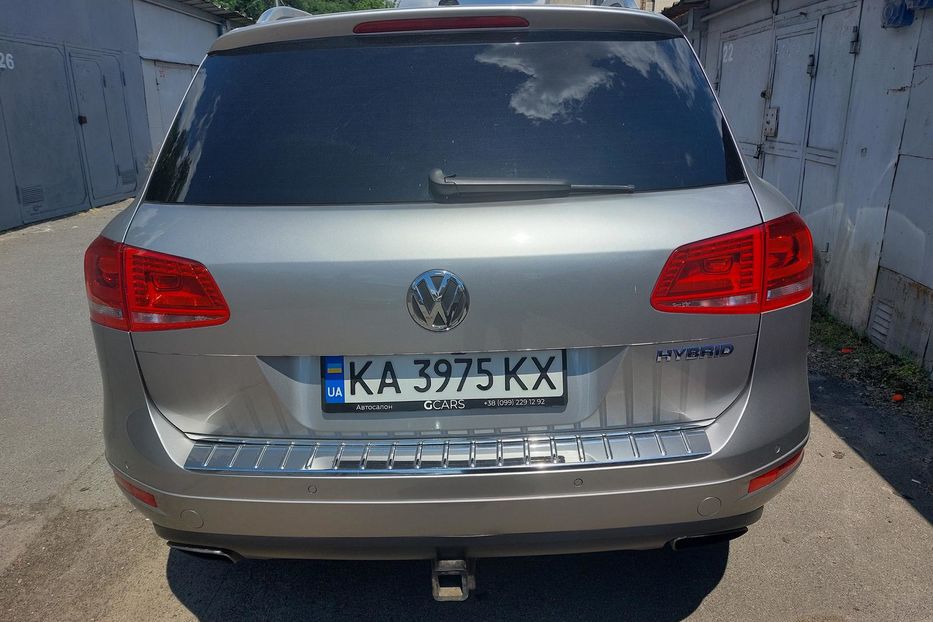 Продам Volkswagen Touareg Гибрид 2011 года в Киеве