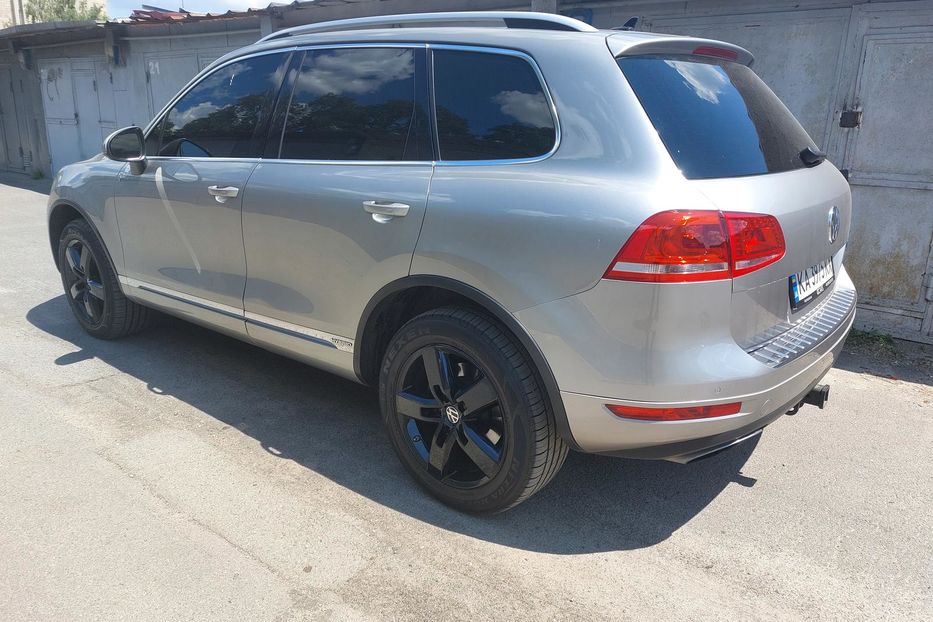 Продам Volkswagen Touareg Гибрид 2011 года в Киеве