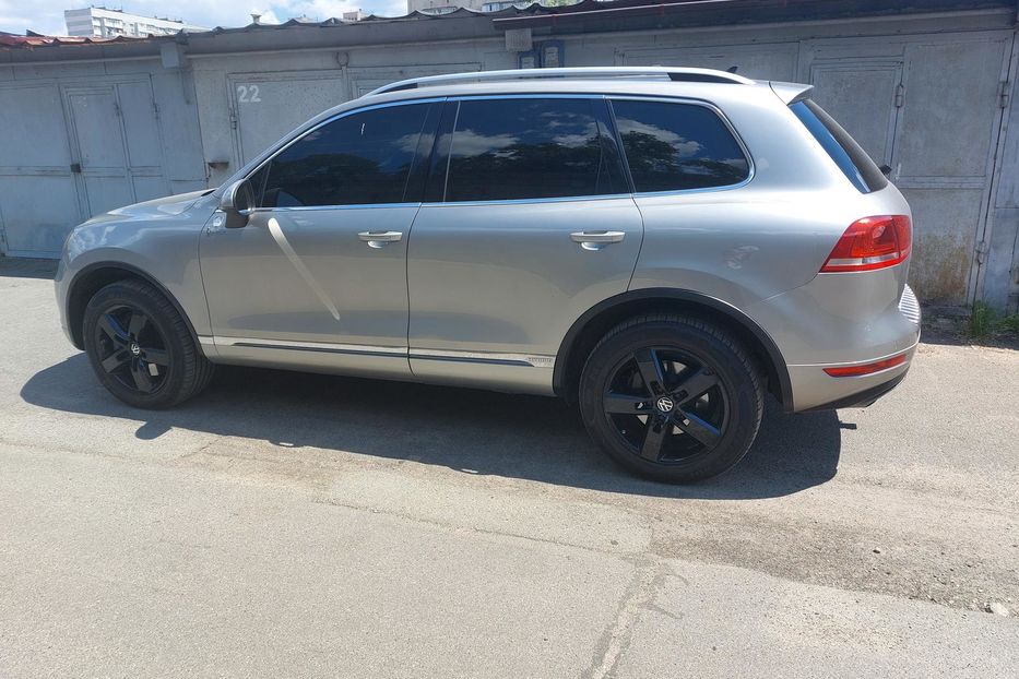 Продам Volkswagen Touareg Гибрид 2011 года в Киеве