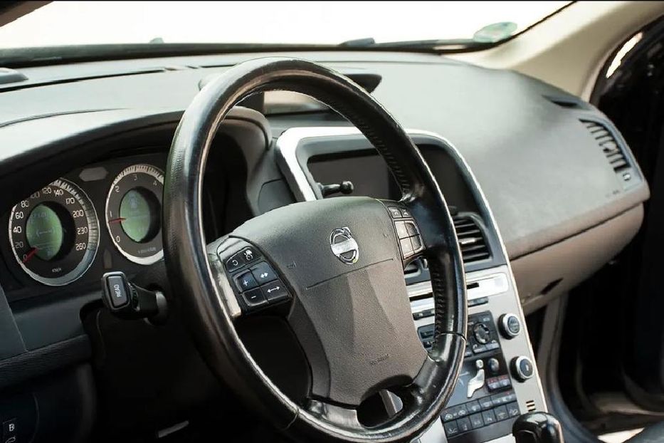 Продам Volvo XC60 2010 года в Киеве