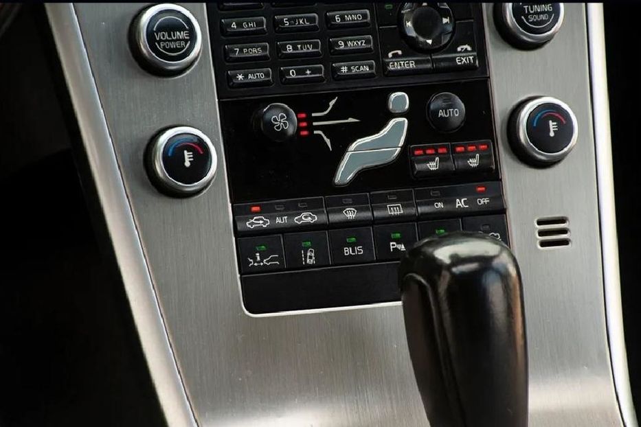 Продам Volvo XC60 2010 года в Киеве
