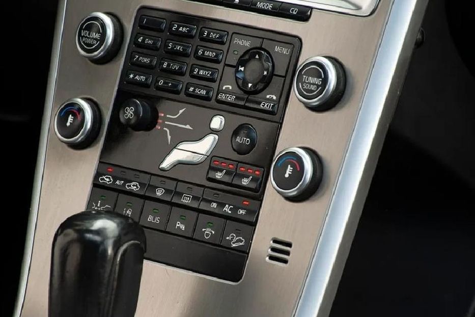 Продам Volvo XC60 2010 года в Киеве