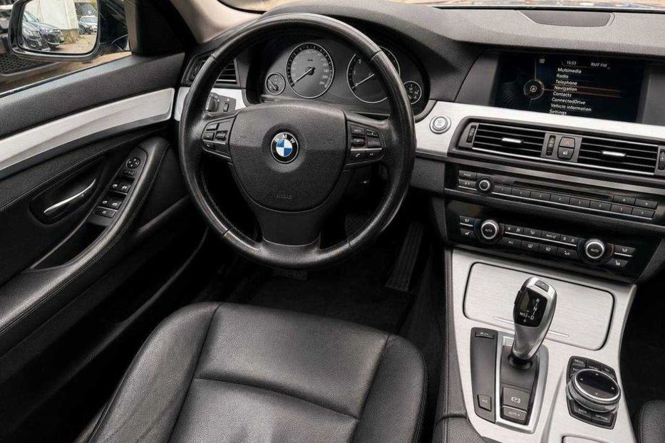 Продам BMW 520 F11 2010 года в Киеве