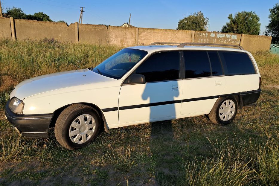 Продам Opel Omega CARAVAN 1989 года в г. Гайсин, Винницкая область