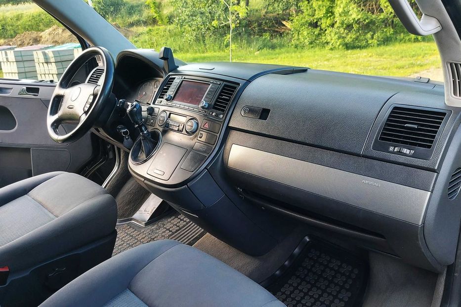 Продам Volkswagen T5 (Transporter) пасс. Т5 2005 года в Киеве