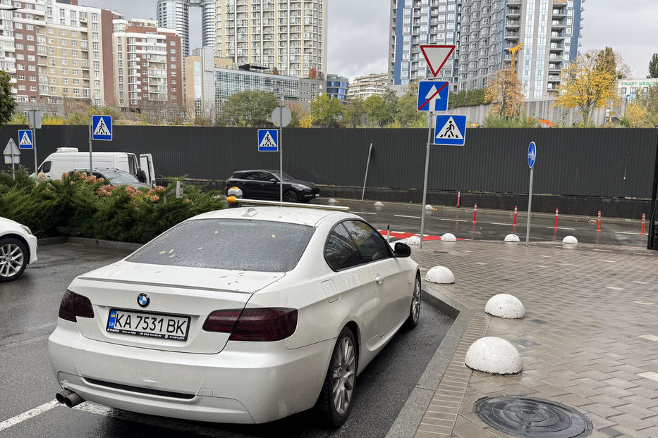 Продам BMW 328 E92 328i 2012 года в Киеве