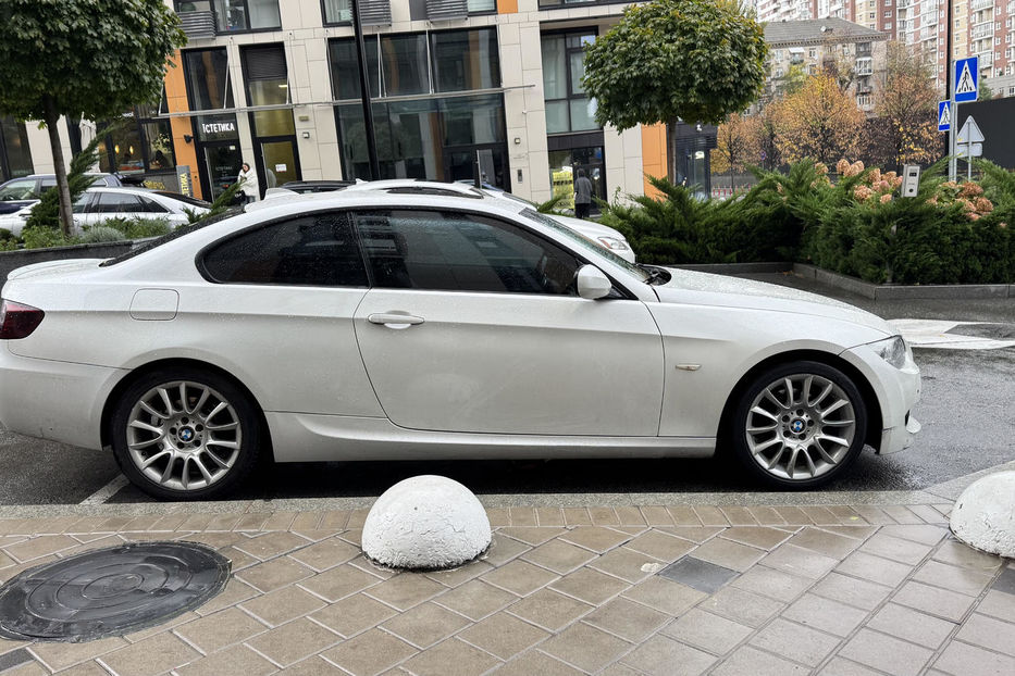 Продам BMW 328 E92 328i 2012 года в Киеве