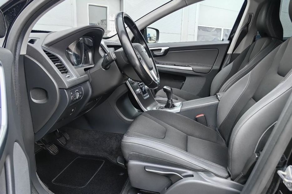 Продам Volvo XC60 2014 года в Киеве