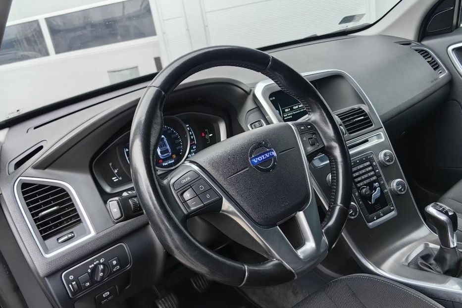 Продам Volvo XC60 2014 года в Киеве