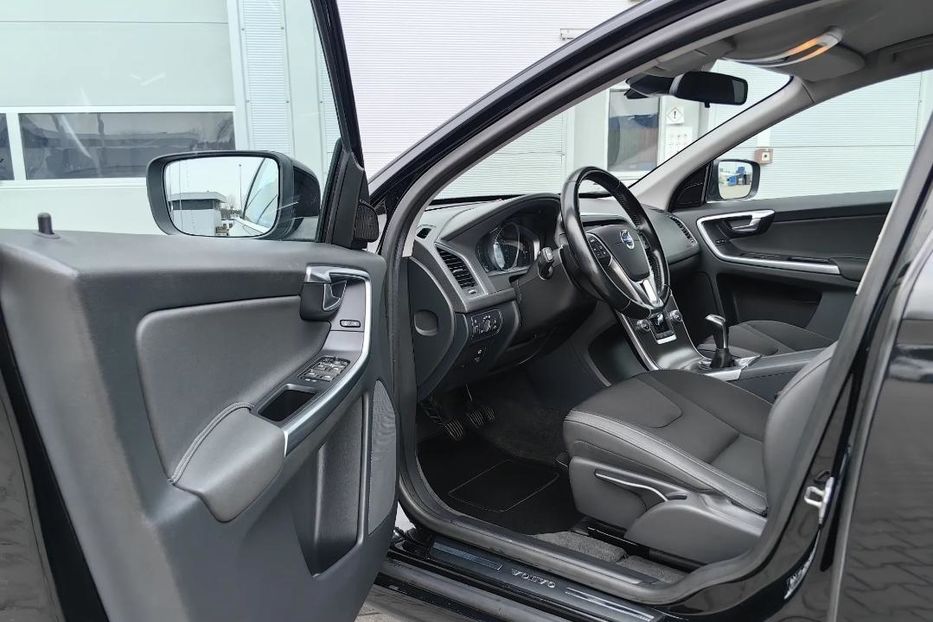 Продам Volvo XC60 2014 года в Киеве