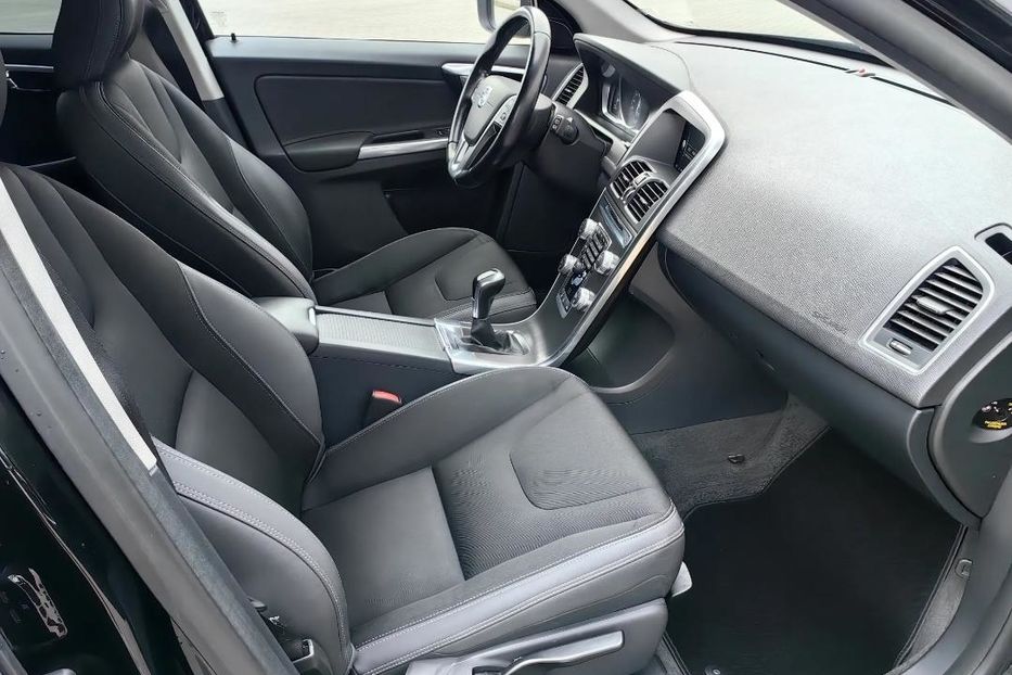 Продам Volvo XC60 2014 года в Киеве