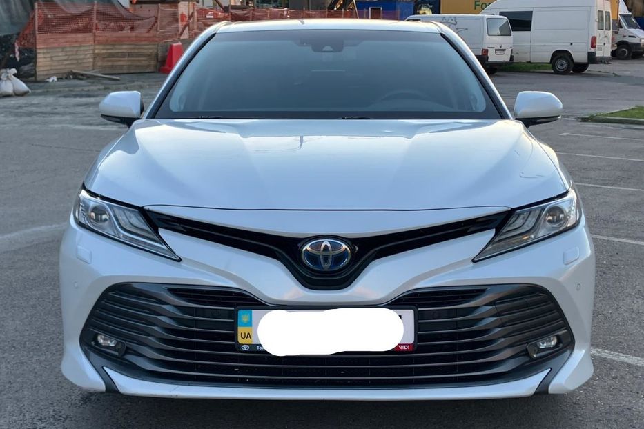 Продам Toyota Camry Premium  2020 года в Киеве