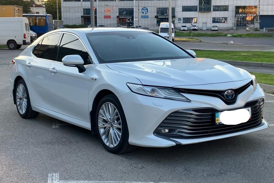 Продам Toyota Camry Premium  2020 года в Киеве