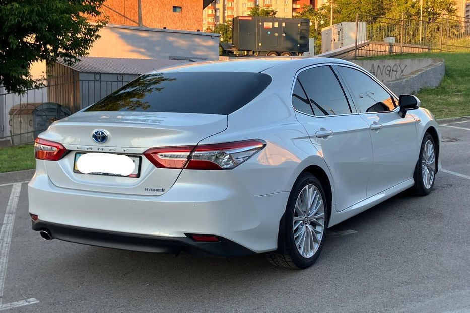 Продам Toyota Camry Premium  2020 года в Киеве