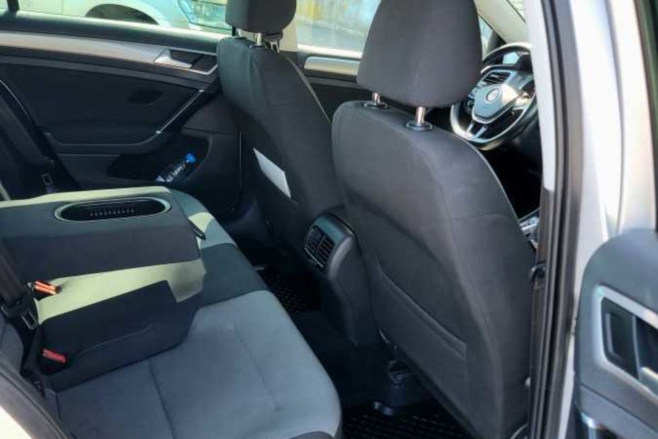 Продам Volkswagen e-Golf 2016 года в Виннице