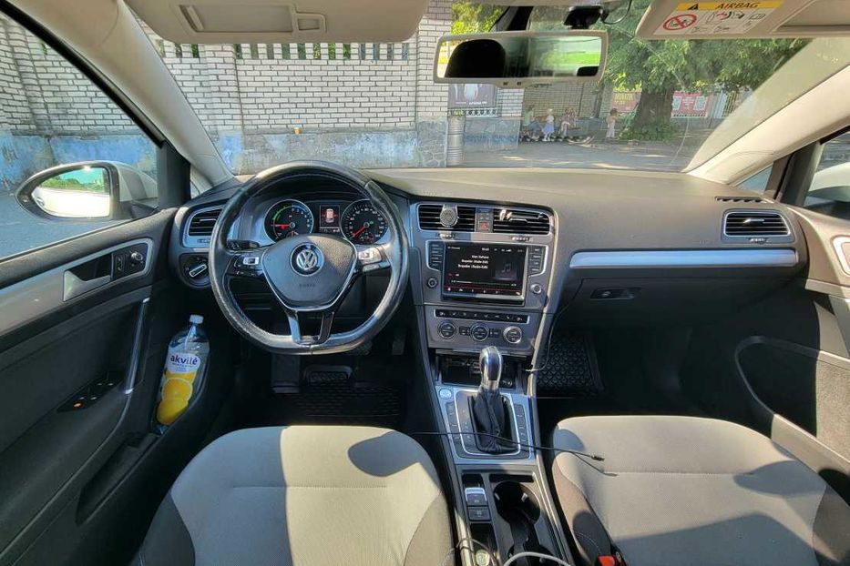 Продам Volkswagen e-Golf 2016 года в Виннице