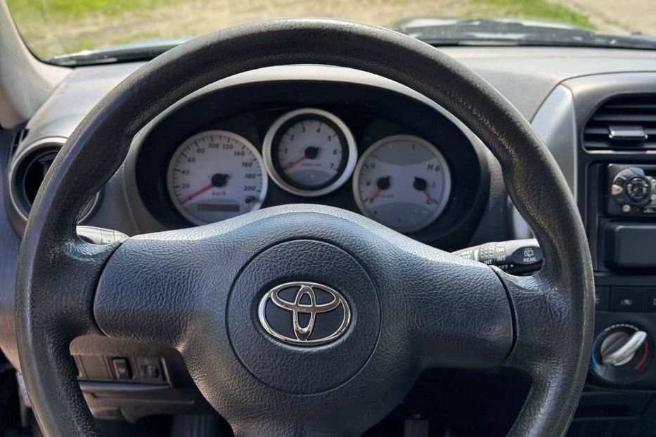 Продам Toyota Rav 4 2004 года в Киеве
