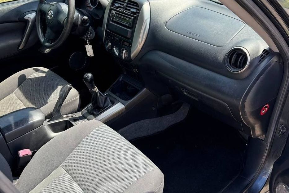 Продам Toyota Rav 4 2004 года в Киеве